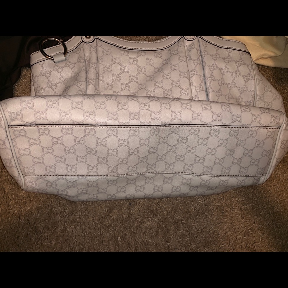 Gucci Beige Monogram Top-Handle Shoulder Bag with Gold Accents - Picture 2 of 10